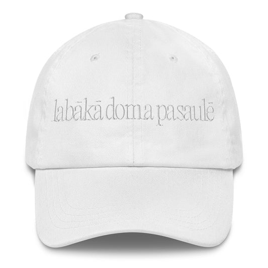Labaka doma pasaule hat white